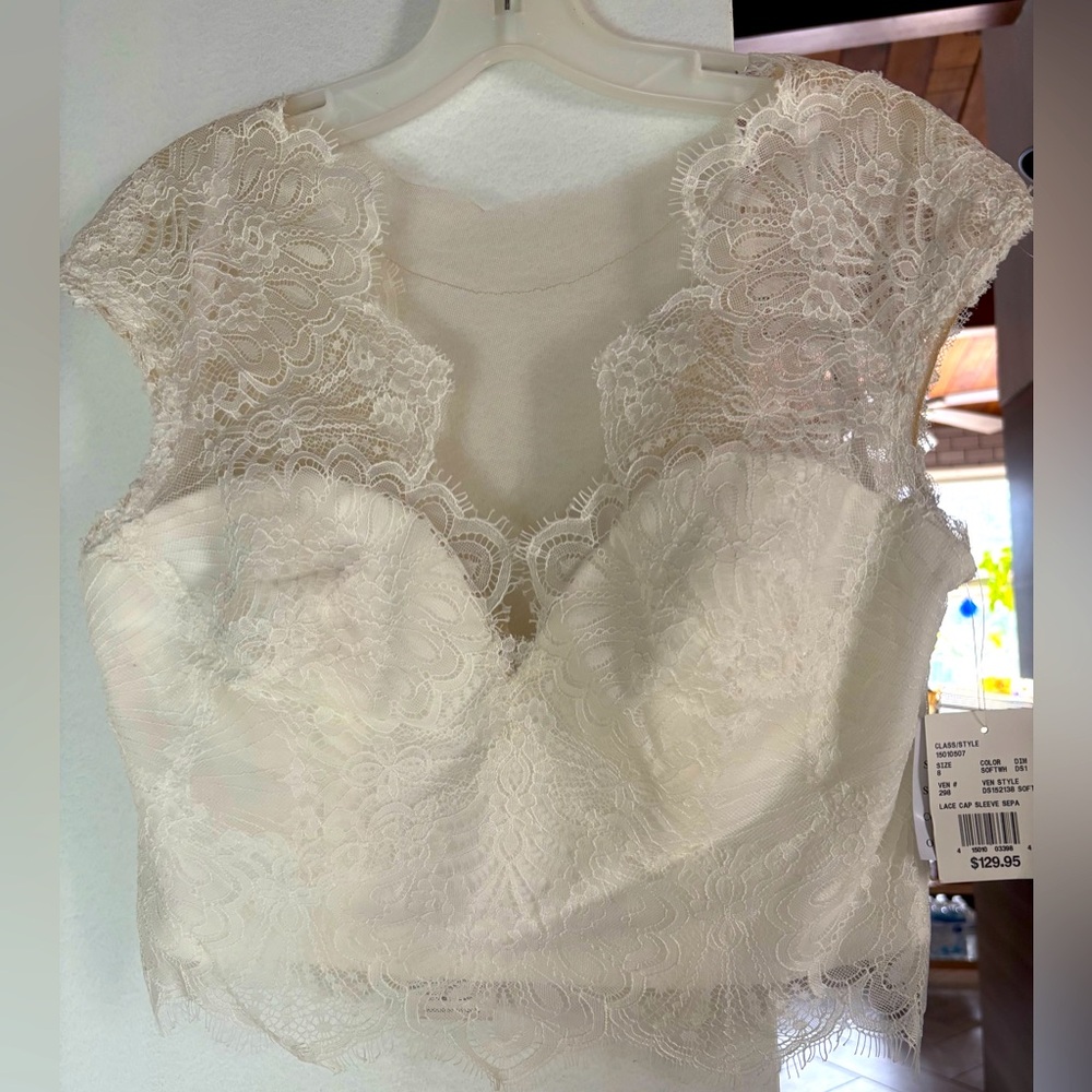 NWT Davids Bridal Women’s lace wedding top size 8
